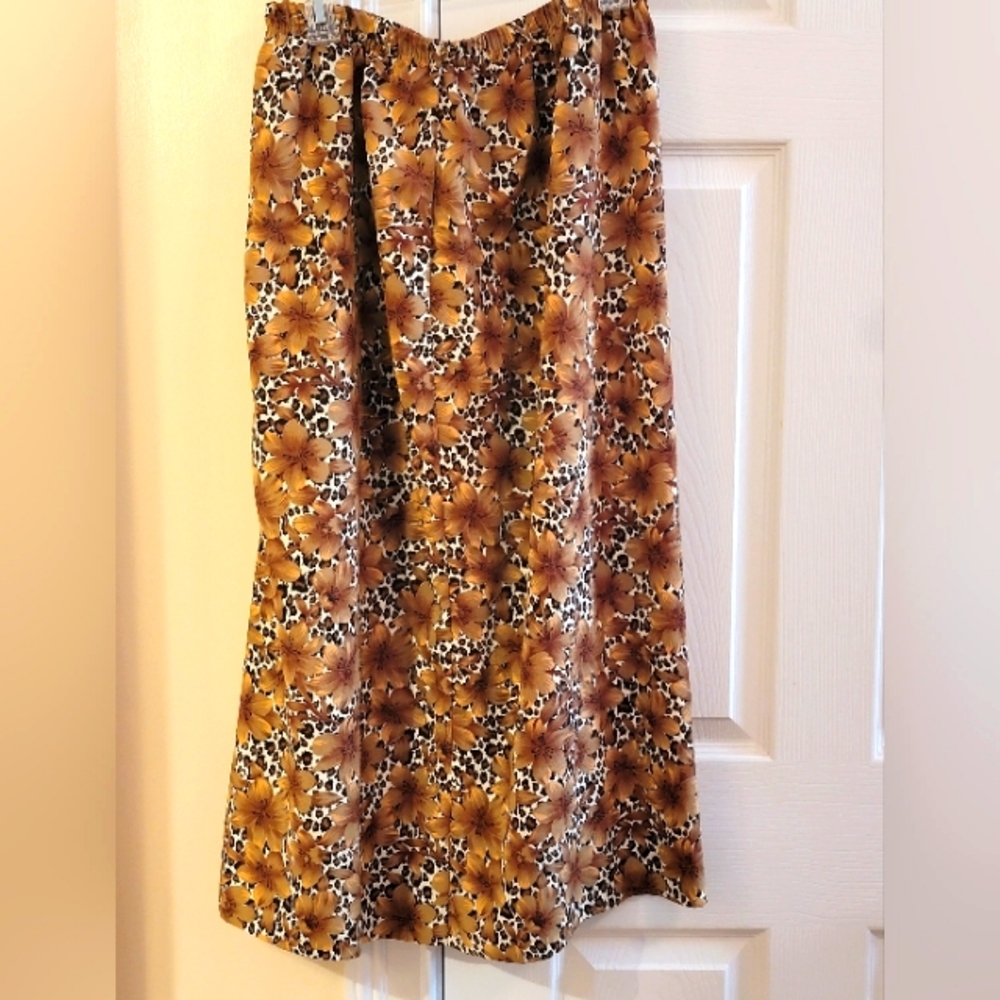 N TOUCH SKIRT SIZE 18